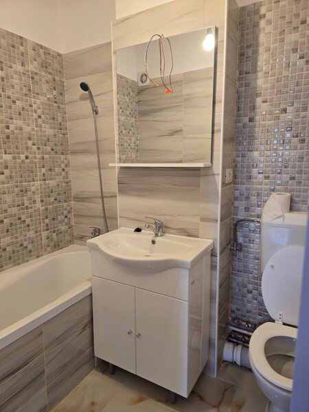 Titan, 5 minute metrou si parc IOR, pe Al Djud, 15 minute mall Park Lake,